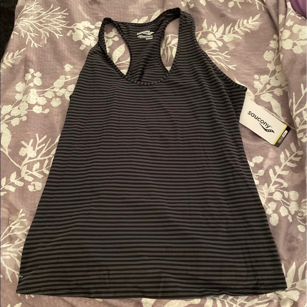 2 Saucony Women’s XL tank tops.